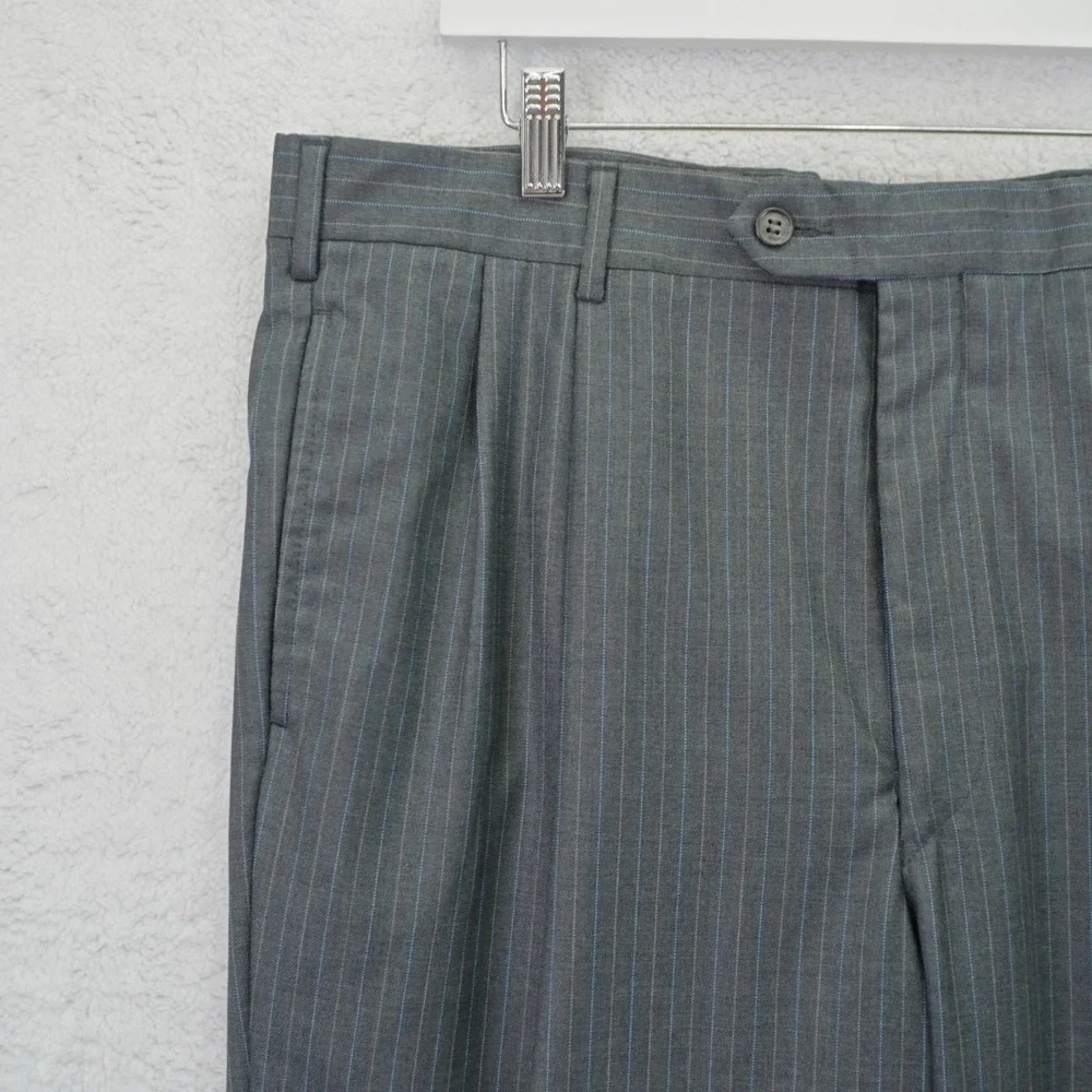 Jos A Bank Signature Gordon Wool Gray Striped 2 Piece Suit 42R  37 / 30 High Ris